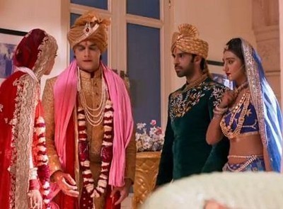 Yeh Rishta Kya Kehlata Hai: Aditya's evil act of pushing Naira into