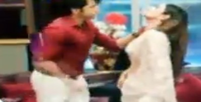 Naagin 2 Rocky Ruthlessly Stabs Love Shivangi With Knife Rocky and shivangi is the best cauple in the world# naagin 2 podrobnee. serial xpress