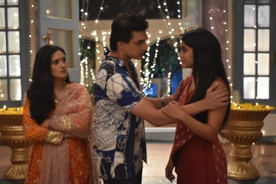 Yeh Rishta Kya Kehlata Hai: Naira exits Goenka house as per Vedika's wish