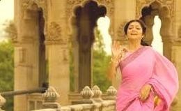 ETR2: Lakshyraj trying to harass Gayitri, Ranaji saves her