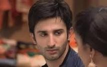 Tashan-E-Ishq: Twinkle crying, Sid saves Kunj from graveyard