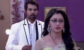 Kumkum Bhagya: Pragya flirts with Aabhi, takes her complaint back