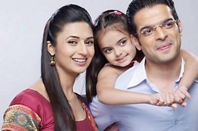 YHM: Raman (Karan Patel) -Ruhi fools Nidhi falls on ground