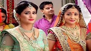 YRKKH:  Akshara looses cool breaks mirror on Naira's runaway act