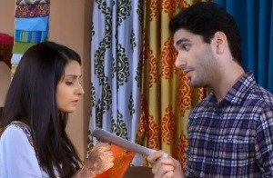 HTHHPKK:Anokhi saves Malik from income tax raid to save own job