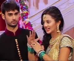 Swaragini: Swara's master plan to expose Parineeta and Adarsh