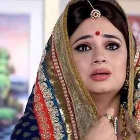 Swaragini: Annapurna begs Parineeta for Durga Prasad's health