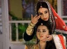 Swaragini: Ragini shocked seeing Annapurna's hatred towards Swara
