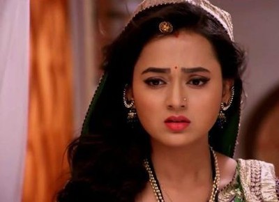 Swaragini: Ragini confront Adarsh for putting Lakshya behind bars
