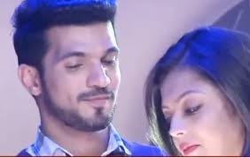 PMHMD Shocking! Thief attacks to kill Naina leaves her fear dead