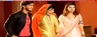 Ghulam: Sarkar fills sindoor in Shanti's hariline infront of Gulguli