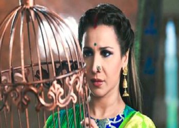 Iss Pyaar Ko Kya Naam Doon 3: Chandini stunned as Indrani throws Shakun out from house