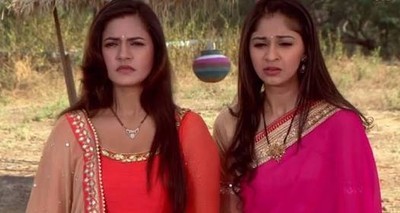 Udaan: Chakor's dhamakedar entry with police saves Gauri Pakhi from Imli's shoot out