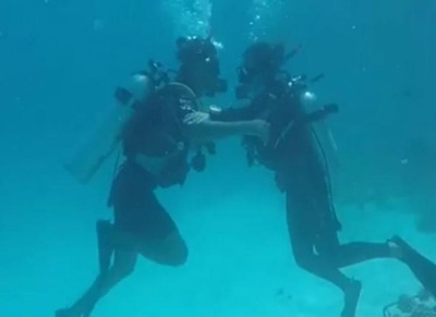 Hina Khan romantic UNDERWATER DANCE with beau Rocky Jaiswal breaks internet