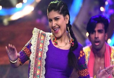 Just in Stampede in Bigg Boss contestant Sapna Chaudary dance show in Bihar