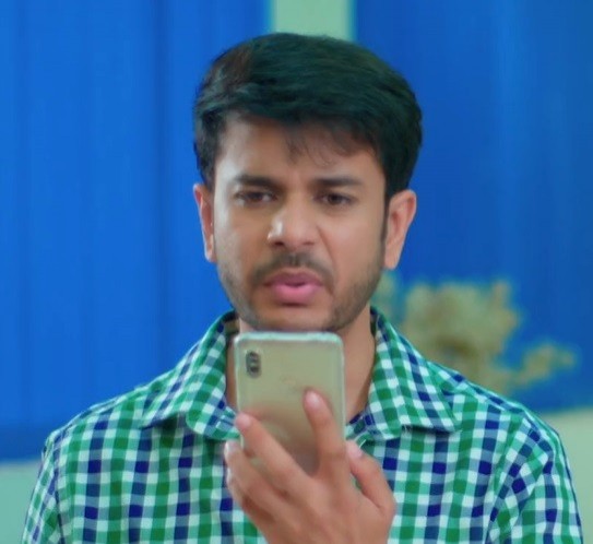 Yeh Rishta kya kehlata Hai: What!! Pardon Abhinav calls Abhi to deliver goods news