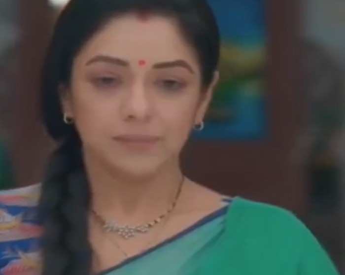 Anupama: Anupama take hold of entire Shah family as Vanraj-Kavya shatter up