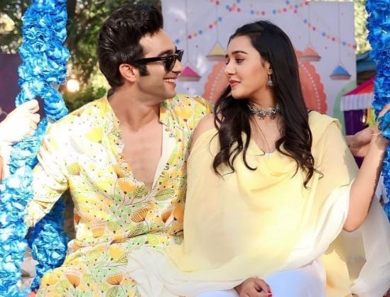 Bhagya Laxmi: Thunders and Shivers cloaks Salu gets Ayush as comforter