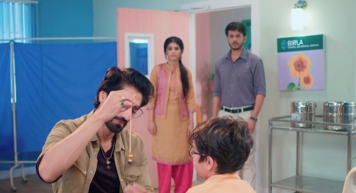 YRKKH: The Picturesque Ornament!! Abhi entrusts Abhir makes Akshara nervous