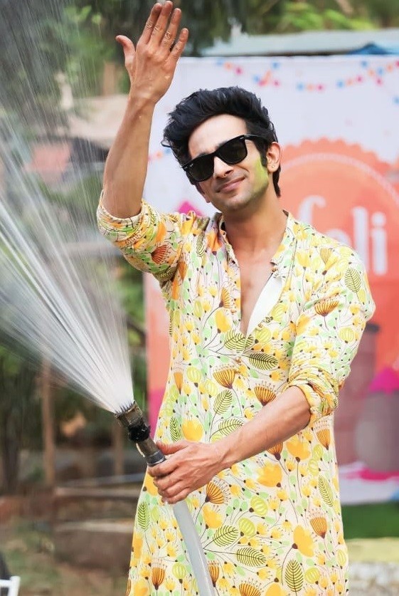 Bhagya Laxmi: Horoscope of Vikrant says no Crimes on Charts Ayush gets a head start for Search