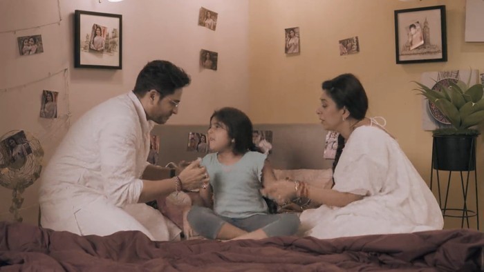 Anupama: Symbolic Bon Voyage Anupama reaches to meet Choti before farewell