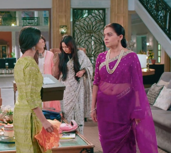 YRKKH: Realistic Arohi sees Mirror of Manjari’s Fetishes next target of ...