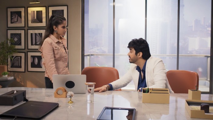 Katha Ankahee: Nostalgic Romance of Ehsan Vanya sharps Katha Viaan on the ledge