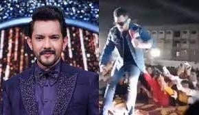 Disgusting! Singer Aditya Narayan gets Massive Flak for misbehaving with Fan