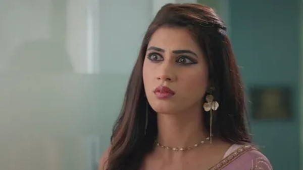 Vasudha: Megha throws Vasudha out of the house with Chandrika under her control