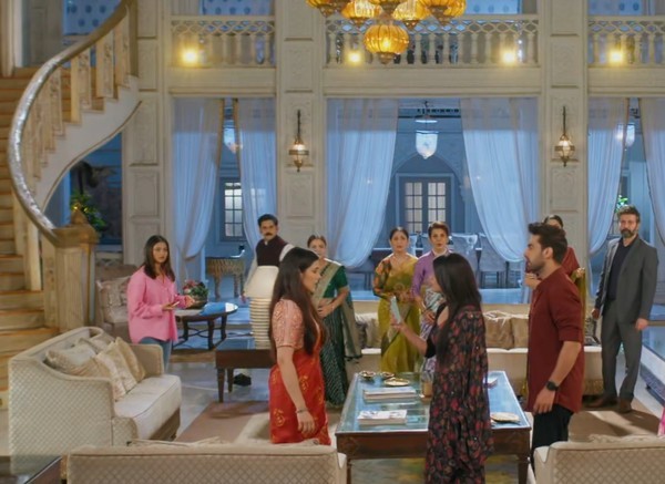 YRKKH: Manipulative Gitanjali steals the dance with Maira from Abhira fair and square