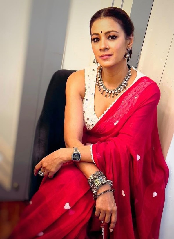 KSBKBT: Spiralling of emotions Begins as Pari intervening between Tulsi Mihir Noina