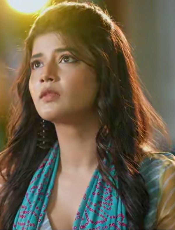 YRKKH: Love Alert!! New College students Abhira and Armaan wrapped in Ragging Dilemma