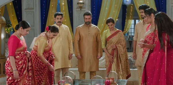 YRKKH: Crack between Poddars and Bansals!! Vidya eliminates evilness from her house