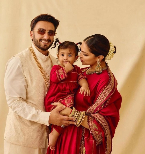 Finally!! Deepika Padukone and Ranveer Singh take social media by boom with their little princess