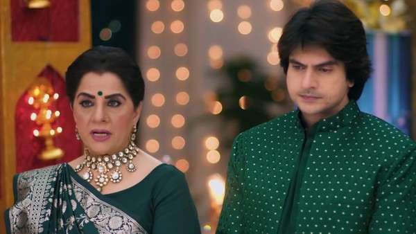 Anupama: Anupama questions Ego of Vasudhara and Parag meddling between Raja and Pari