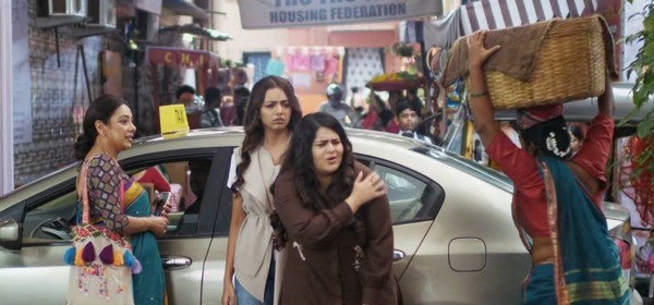 Anupama: Not just Educated working women Anupama shows Pari Ishani the roads of Mumbai