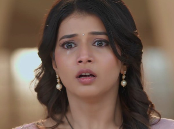 YRKKH: House Haunting Begins!! Kaveri quits on Poddars Tanya brings the family on roads