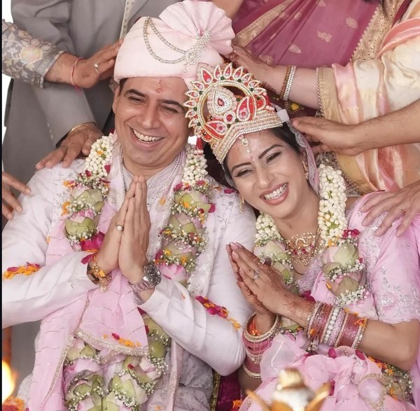 Kyu Ki actors Ashlesha Sawant and Sandeep Baswana beautiful marriage win’s internet