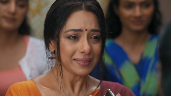 Anupamaa: HEROINE Anupama debuts with new chance in life, Kothari family envies