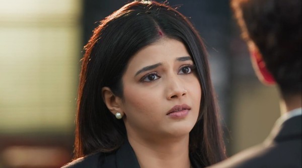 YRKKH: ABHIRA BIG ACCIDENT! Vani runs away from home Meera on hunt to eliminate risk