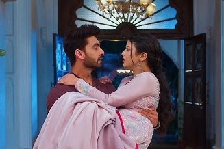 YRKKH: Armaan gets on his knees to ask for a second chance from Abhira