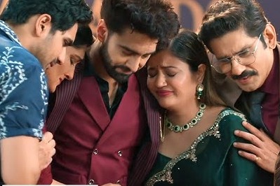 YRKKH: Abhira and Armaan become debted to Bhanu as he lends helping hands