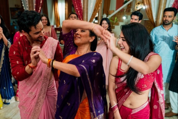 Anupamaa: Prem apologises to Anupama and Rahi, Shah family finally gets united