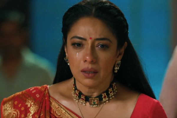 Anupamaa: Anupama faces big trouble as she struggles to pay her house loan