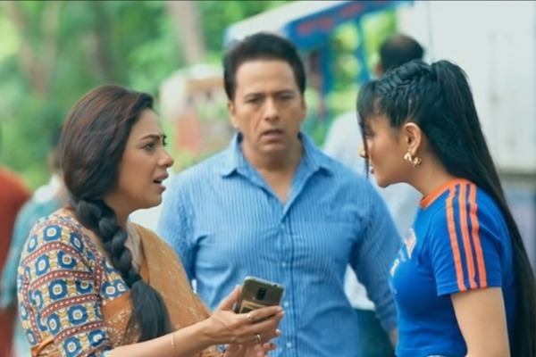 Anupamaa: Hasmukh keeps Shah house at stake to repay Anupama's home loan